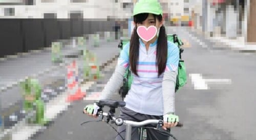 FC2-PPV 1315787 筋肉キレッキレ 23 ！巷で噂のノーブラノーパン可愛すぎるウバ女を連れ込み種付けSEX！みんなで乱交ハメ撮り