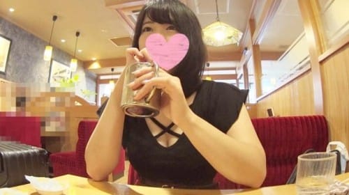 FC2-PPV 1349613 ゆるぽちゃ娘再び！今回はこっそりヤラなくていいので淫乱喘ぎ声全開放！これぞ全身性感帯！気持ち良さに身体をくねらせ海老反り絶頂！今回は生挿入で中出ししちゃいます！最後は彼氏にイタズラ電話！
