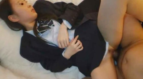 FC2-PPV 1390908 【個撮】私立商業③読モ。お泊りゴム外して中出し3回