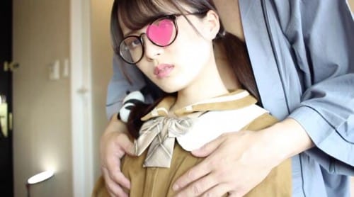 FC2-PPV 1401549 圧倒的美少女 美しすぎる現役JD由香 透き通る白い肌と薄ピンクな発育途中な幼◉体型 時折見せるあどけない笑顔と戸惑いの昼間の情事