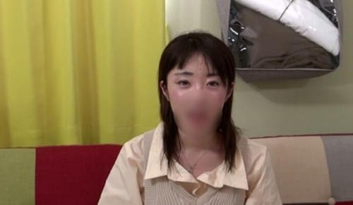 FC2-PPV 1522091 かりん22歳の大学4年生★就職活動中の女子大生！パイパンのオ〇ンコに生中出しです！