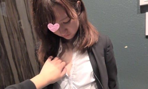 FC2-PPV 1568051 【無】2週連続！モデル体型美女ひなちゃん祭り！ バレたら強制退店！？ 感じやすい彼女が声を出せない漫喫でどうなったかご覧くださいｗ