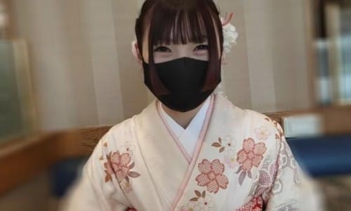 FC2-PPV 1658362 地方の苦学生を支援。都会で成人式の写真撮影。連続中出し