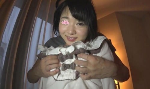 FC2-PPV 1681544 【おまけ付き×中出し】ショートが可愛いロリ娘ちゃんとカラオケ行ってホテルでパコリました‼