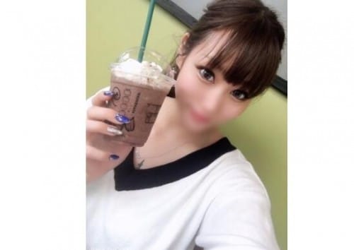 FC2-PPV 1704391 看護婦のヤバい性欲！夜勤上がりにデカチンにアヘ三昧でえぐいイキ顔がイケてます(笑)