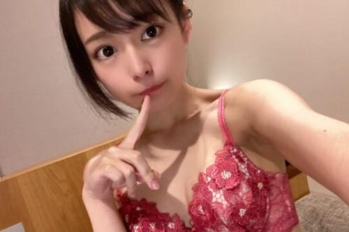 FC2-PPV 1709912 【む】ガチ某メディア経験あり!! 【アイドル】究極美少女 完全顔出し 中出し 最強騎乗位 ナマチンポ膣内射精懇