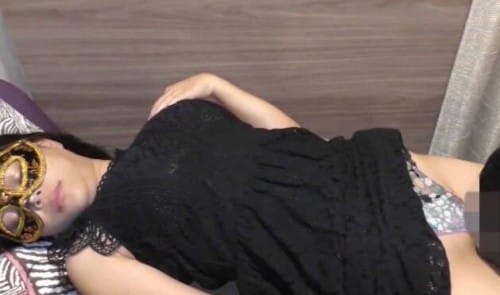 FC2-PPV 1769873 取柄はこの巨乳だけ 旦那の居所を隠したまま、中出しされる巨乳妻 完全版